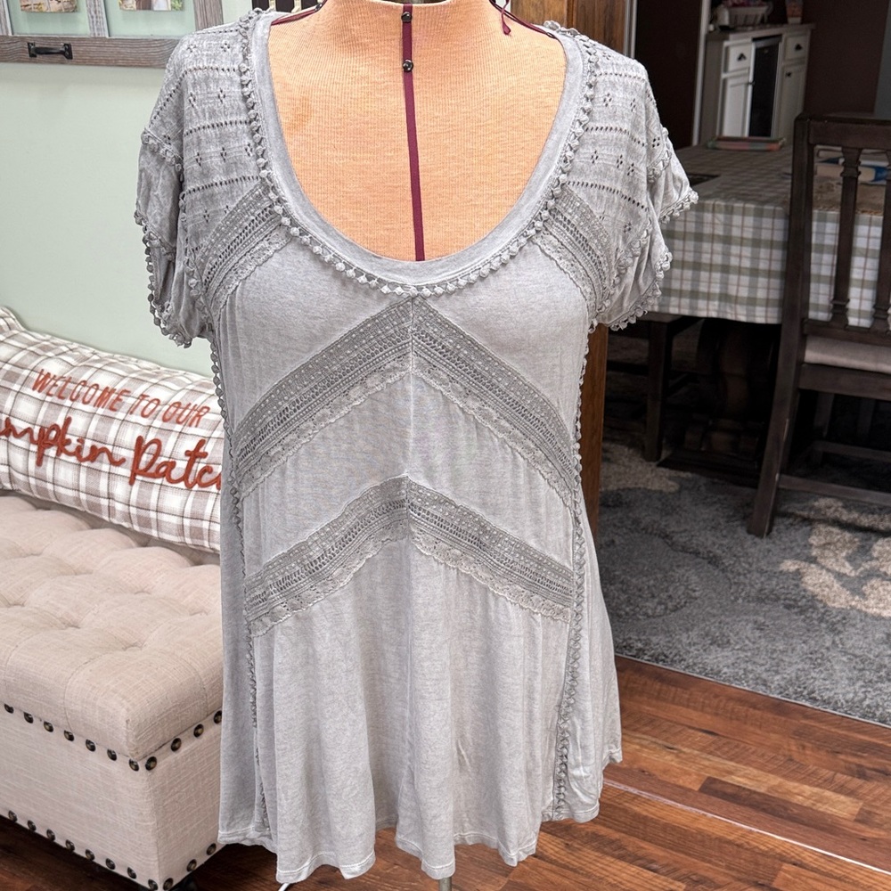 Knox Rose Light Gray Lace Accent Blouse